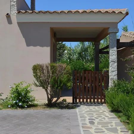 Appartamenti Lu Fraili San Teodoro  Exterior photo